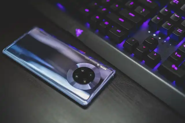 India Telecom: Growth Plateau, Jio & Airtel Diversify to Broadband & 5G